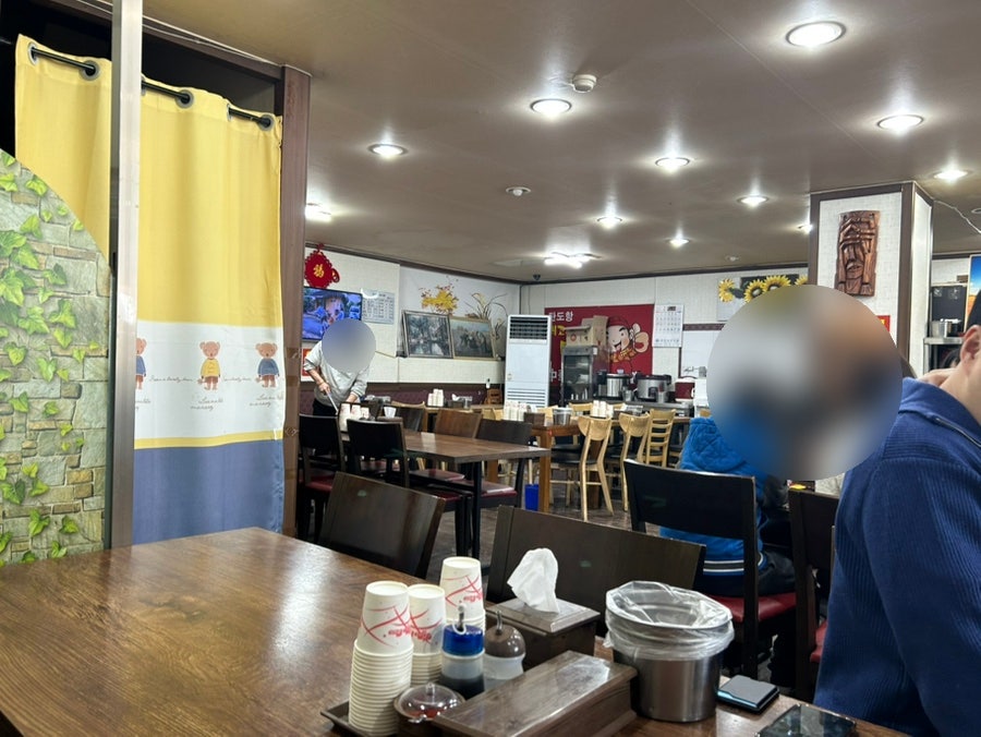 탕수육. 바깥은 바삭하고 안은 부드러운 일반적인 중식당 스타일입니다.