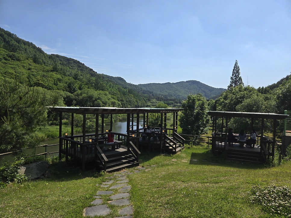 청주 카페레오나 상당산성 근처 강 뷰 카페