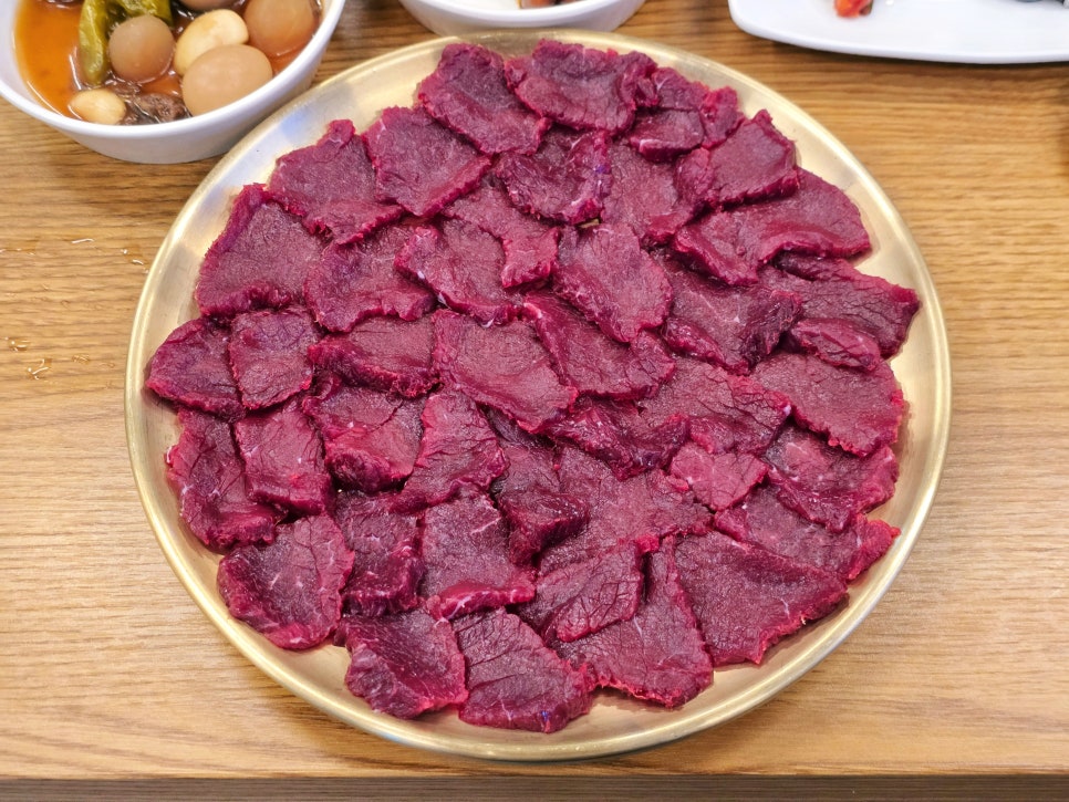 방천생고기 생고기 뭉티기