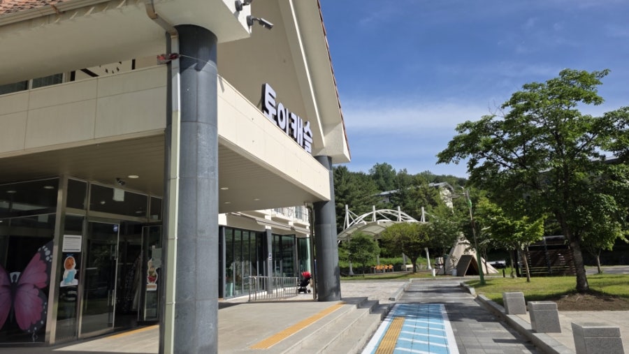 온달동굴 근처 토이캐슬 뮤지엄 카페 — 아이들과 함께 즐기는 장난감 전시 + 카페