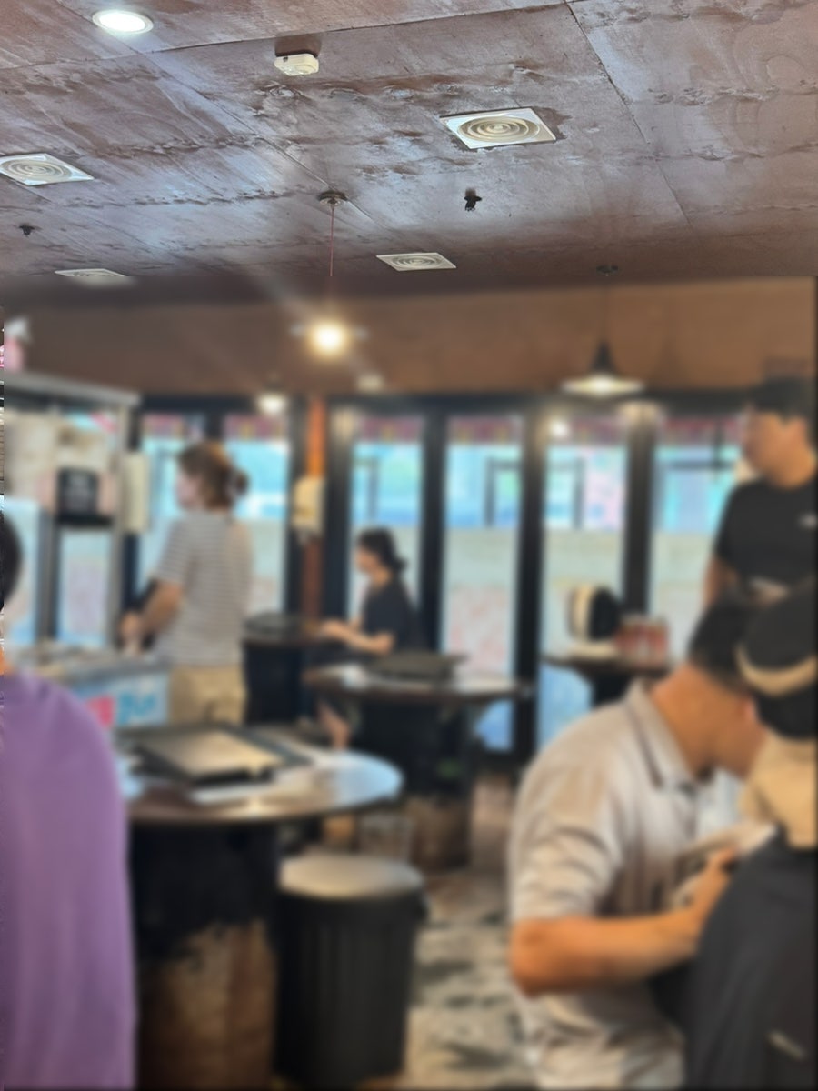 퇘랑숯돌생고기 내부