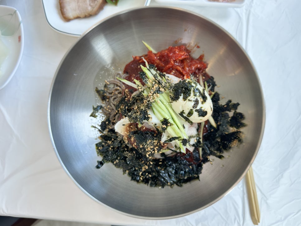 정갈하게 차려진 밑반찬