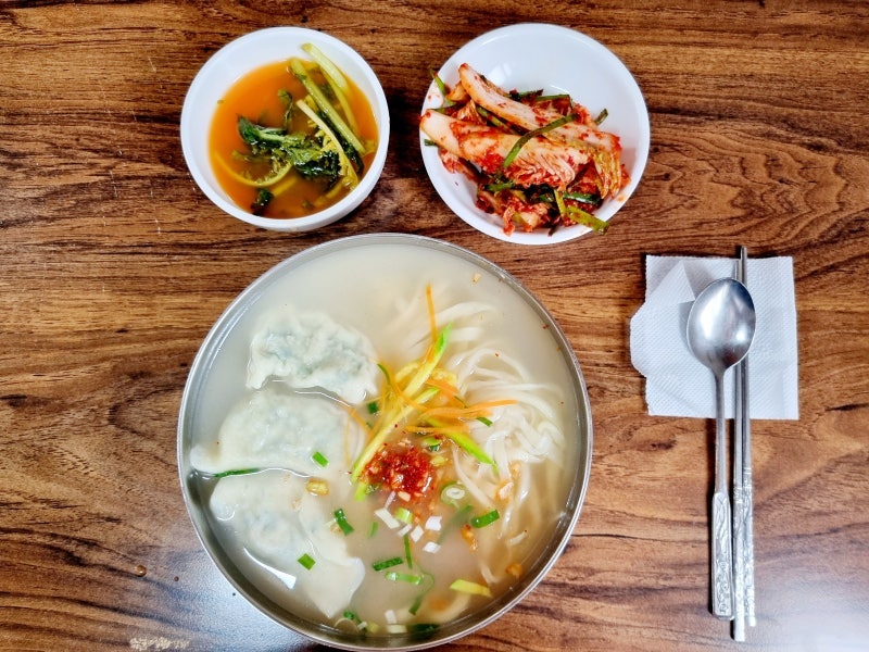 광명 옛진미칼국수 & 우리청국장집, 세월을 이어온 두 노포
