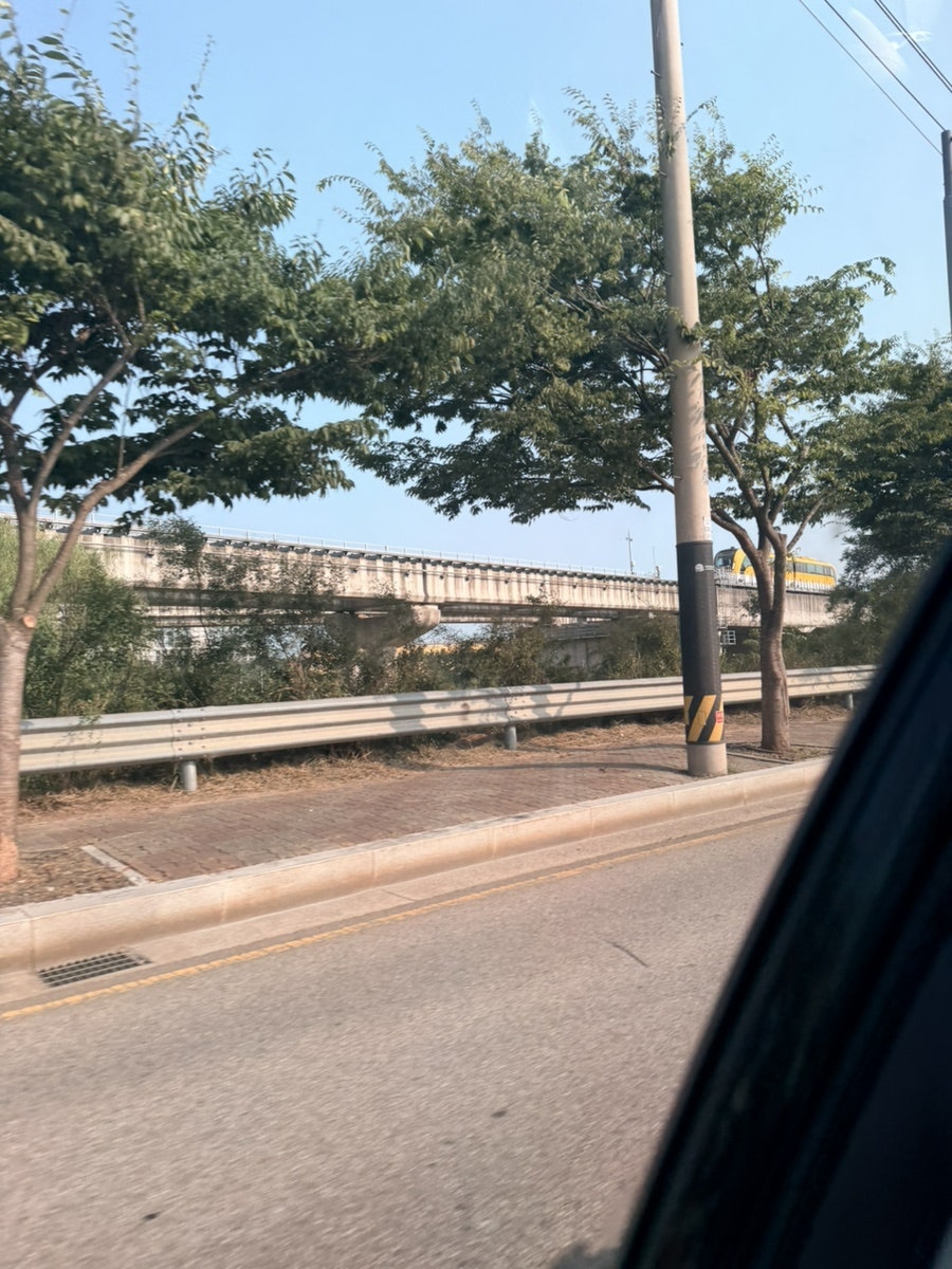 카페 미음 야외 공간, 갯벌을 향한 테라스