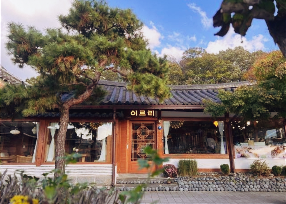 [전주] 신발 벗고 퍼지는 여유, 편안한 좌식카페