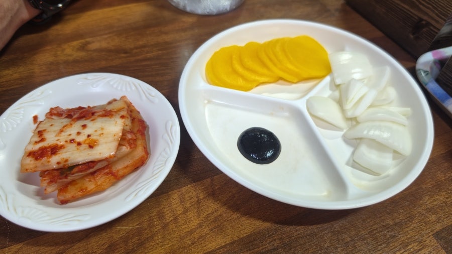 수정관 — 방송에도 소개된 한옥마을 물짜장 명가