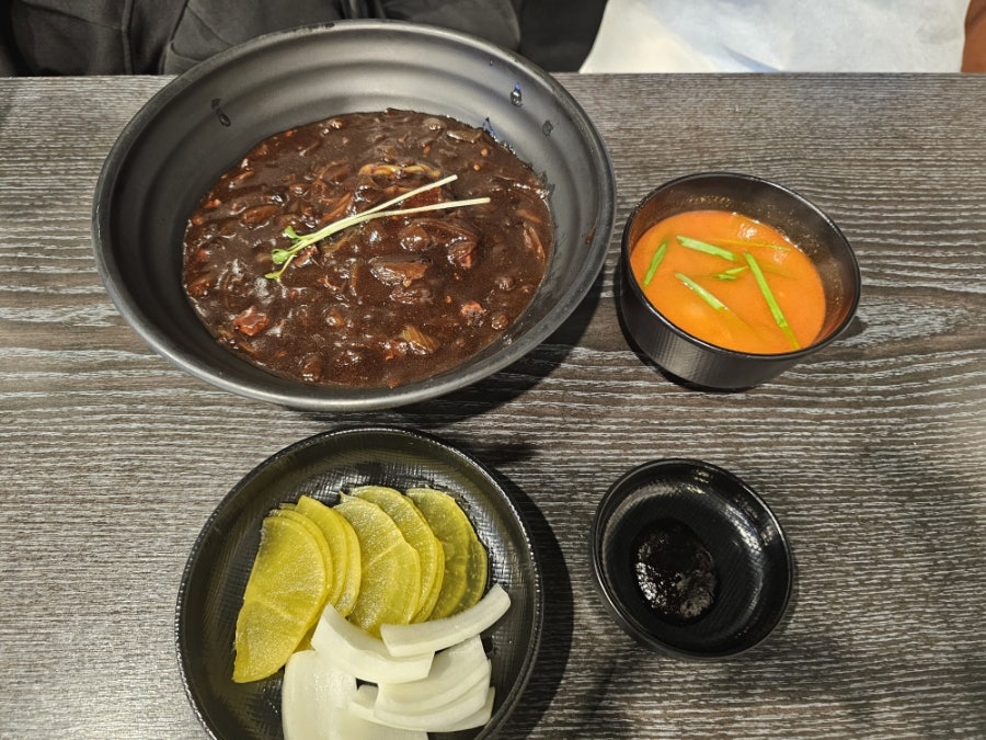 배곧신도시 학원가 중식당, 진각