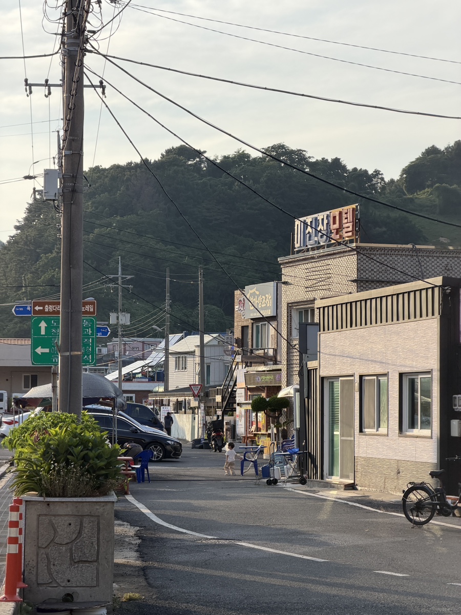 해녀포차가 있는 도동해변 마을 골목 풍경