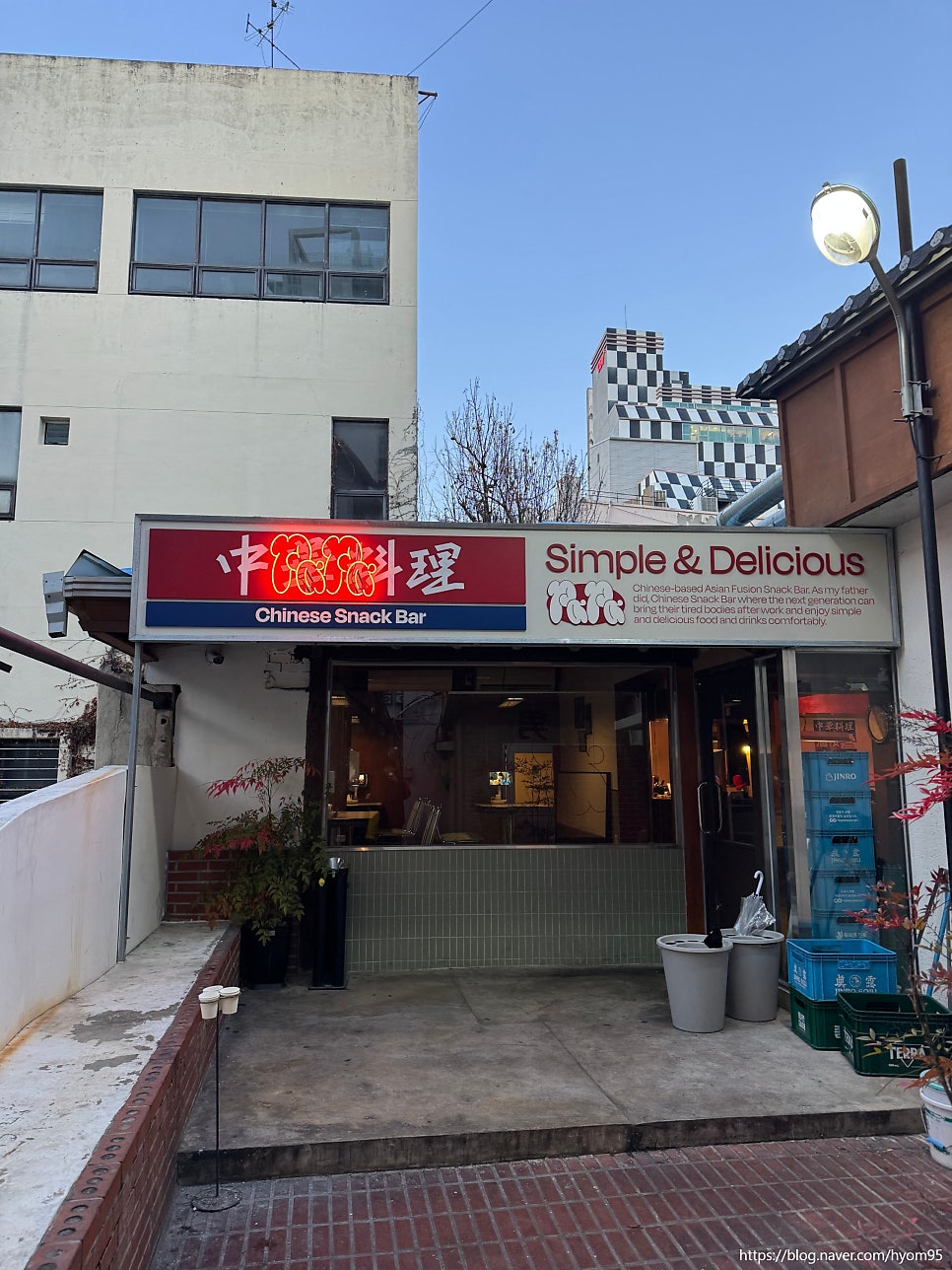 퐈퐈 낮 외관