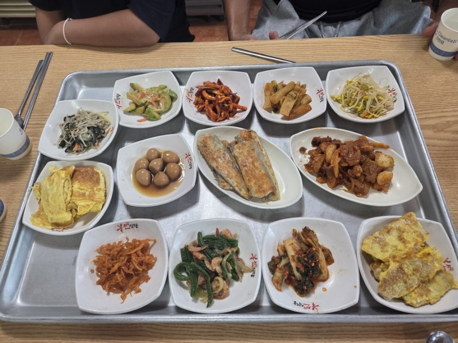 완도 명사십리해수욕장 근처, 반찬 10가지 넘는 든든한 백반 '나눔식당'
